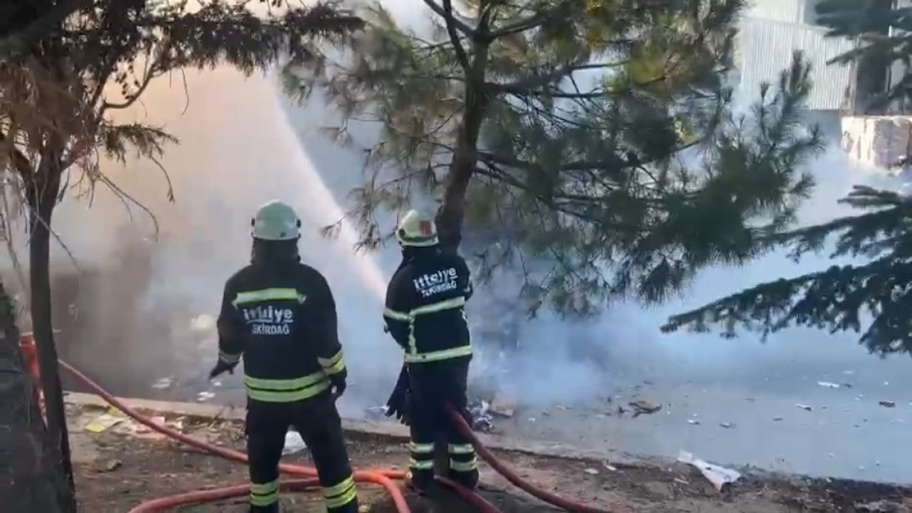 Tekirdağ'da kağıt fabrikasında yangın