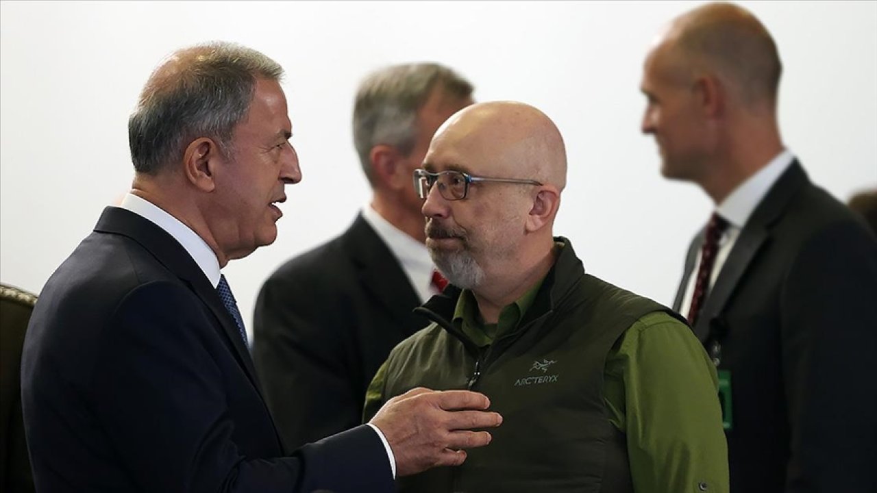 Akar, Ukraynalı mevkidaşı Reznikov ile görüştü