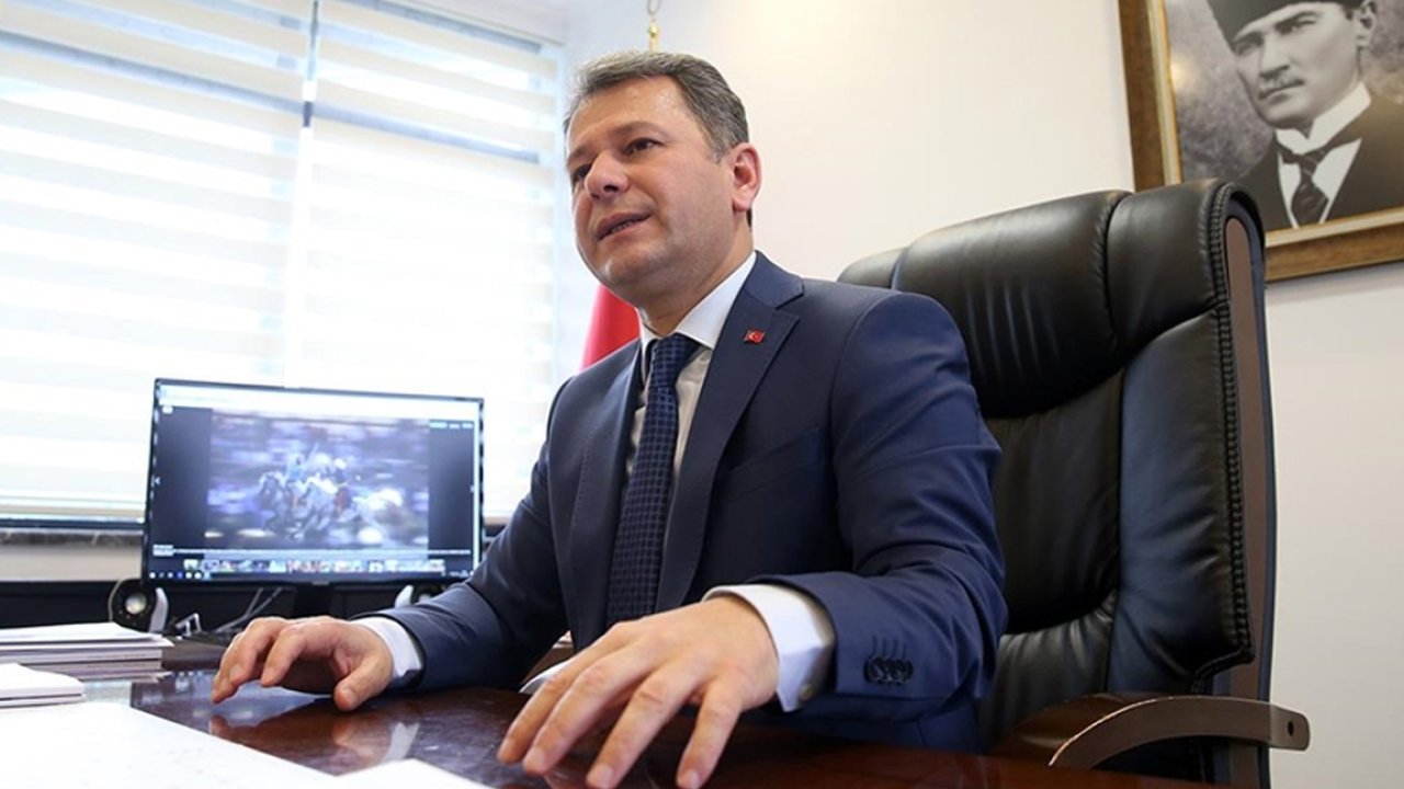 CHP'li gençlerden eski ÖSYM Başkanı Halis Aygün hakkında suç duyurusu