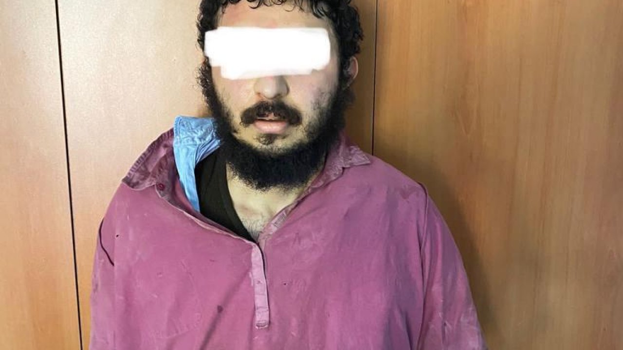 Komşularının boğazını keserek öldürdü! Saklandığı evde baltayla polise direndi