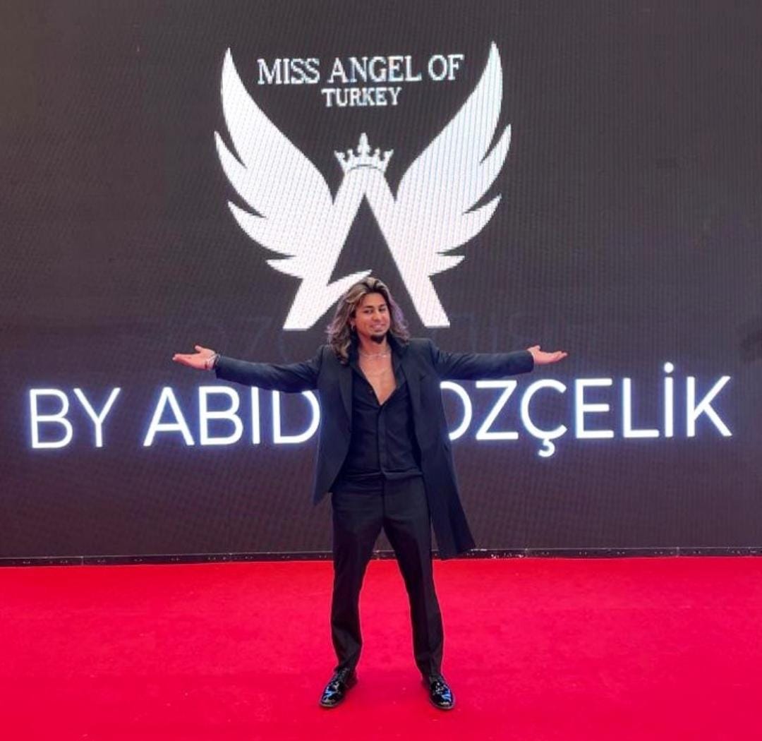 Abidin ÖZÇELİK Kimdir?