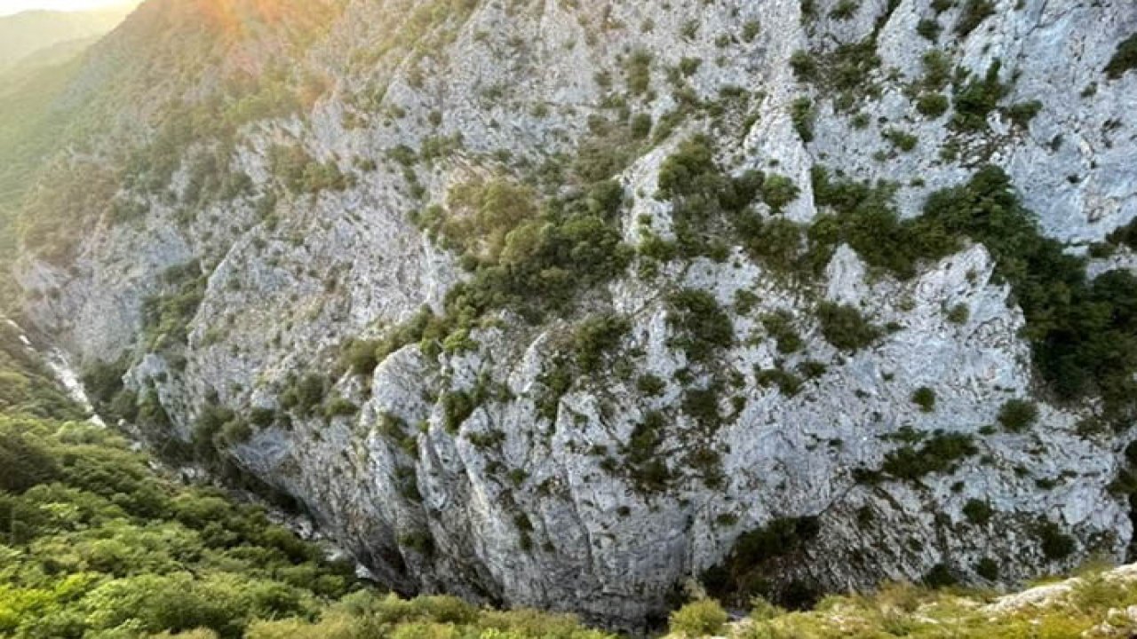 Valla Kanyonu’nda mahsur kalan 11 kişiden 10’u kurtarıldı