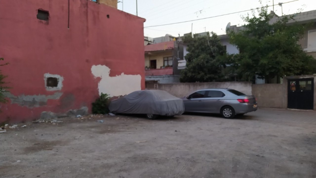 Adana'da, arabada unutulan bebek öldü