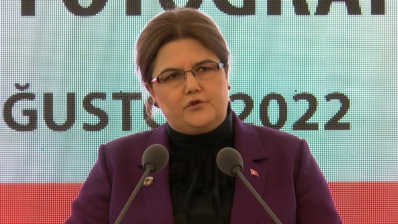 Bakan Derya Yanık: Her politikamızın odağını aile olarak belirliyoruz