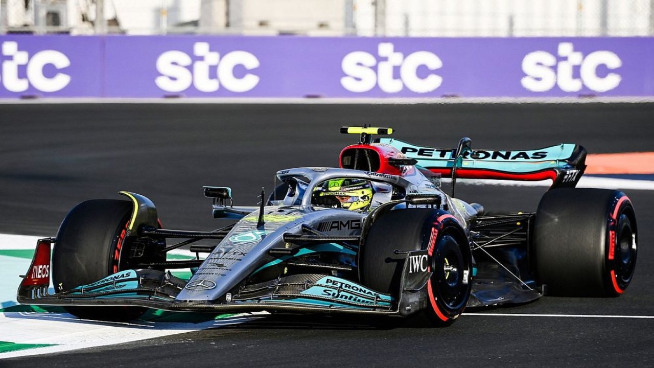 Nico Rosberg: Mercedes bir türlü ön gruba yaklaşamıyor