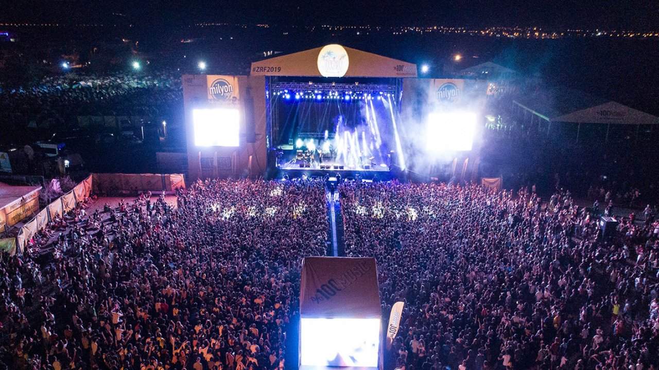 Hürriyet yazarı Sedat Ergin: Rock festivallerini ne kadar yasaklayabilirsiniz?
