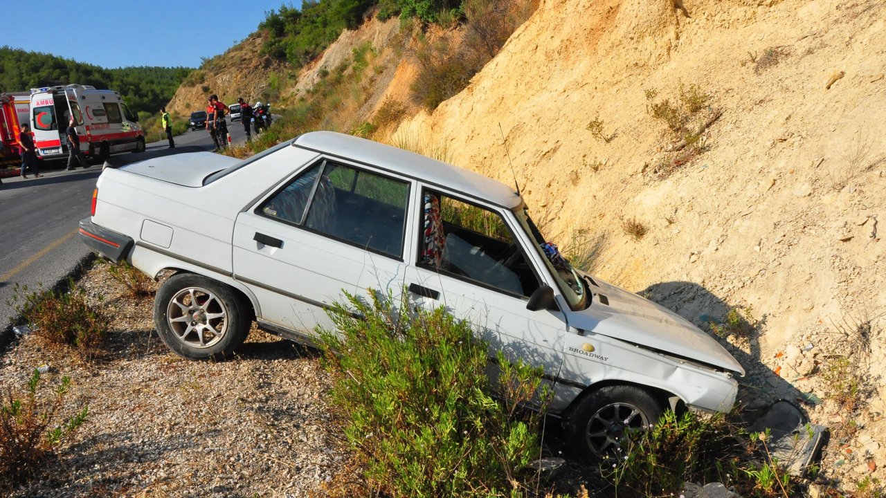 Yere dökülen yağ nedeniyle, aynı saatte 3 ayrı kaza: 1'i ağır, 5 yaralı