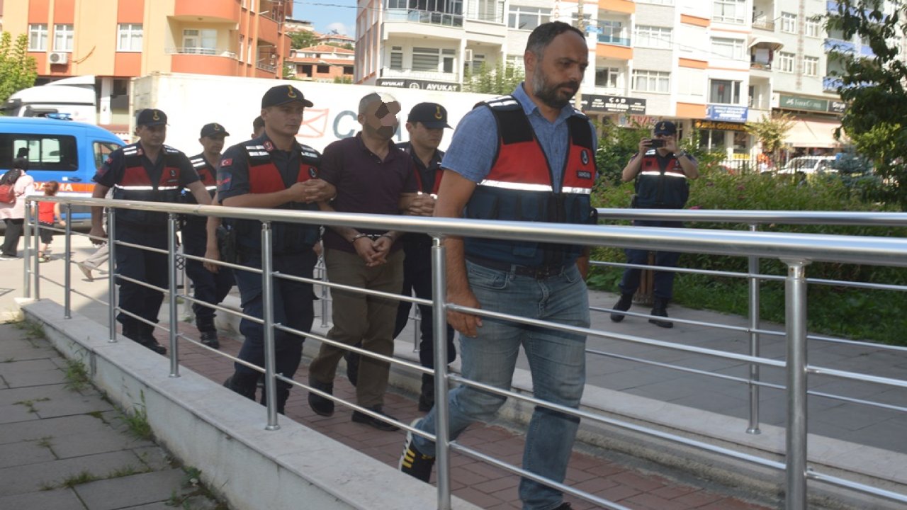 Tartıştığı kadını, bıçaklayarak öldürdü; Cesedi otomobille birlikte yaktı