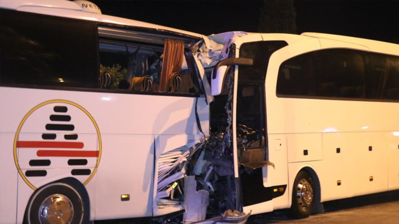 Antalya'da tur otobüsü yolcu otobüsüne çarptı: 2'si ağır 25 yaralı