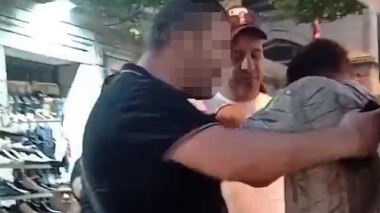 Eşine çarptığı gerekçesiyle kâğıt toplayıcısını dövdü
