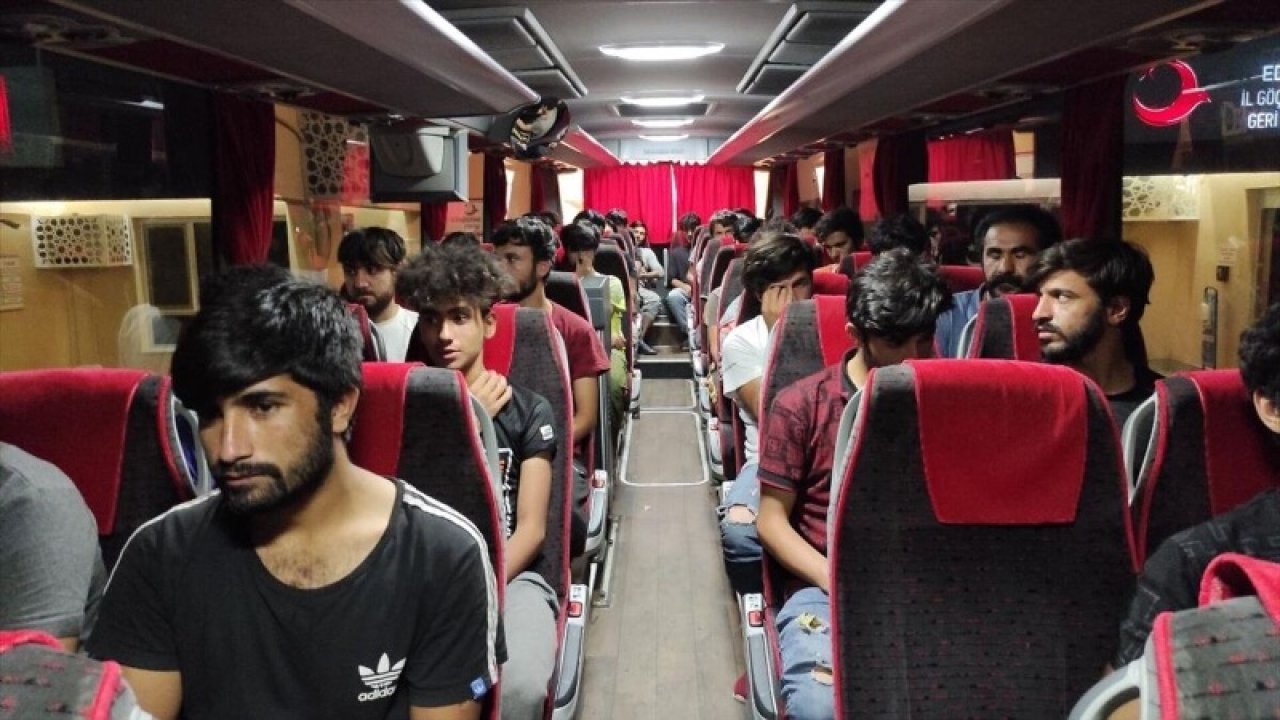 Afganistan uyruklu 227 düzensiz göçmen sınır dışı edilecek
