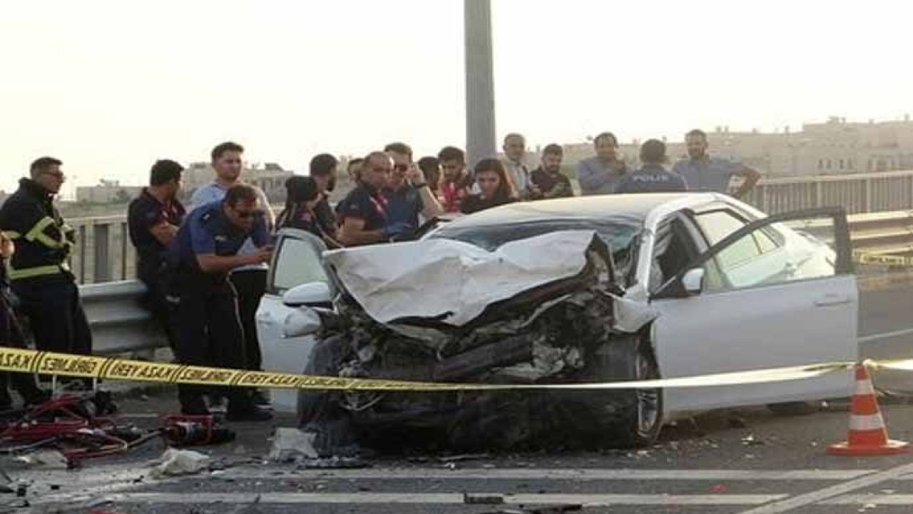 Batman’da otomobil kamyonun altına girdi! Dört ölü