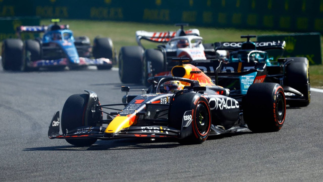 Belçika GP'de kazanan Max Verstappen