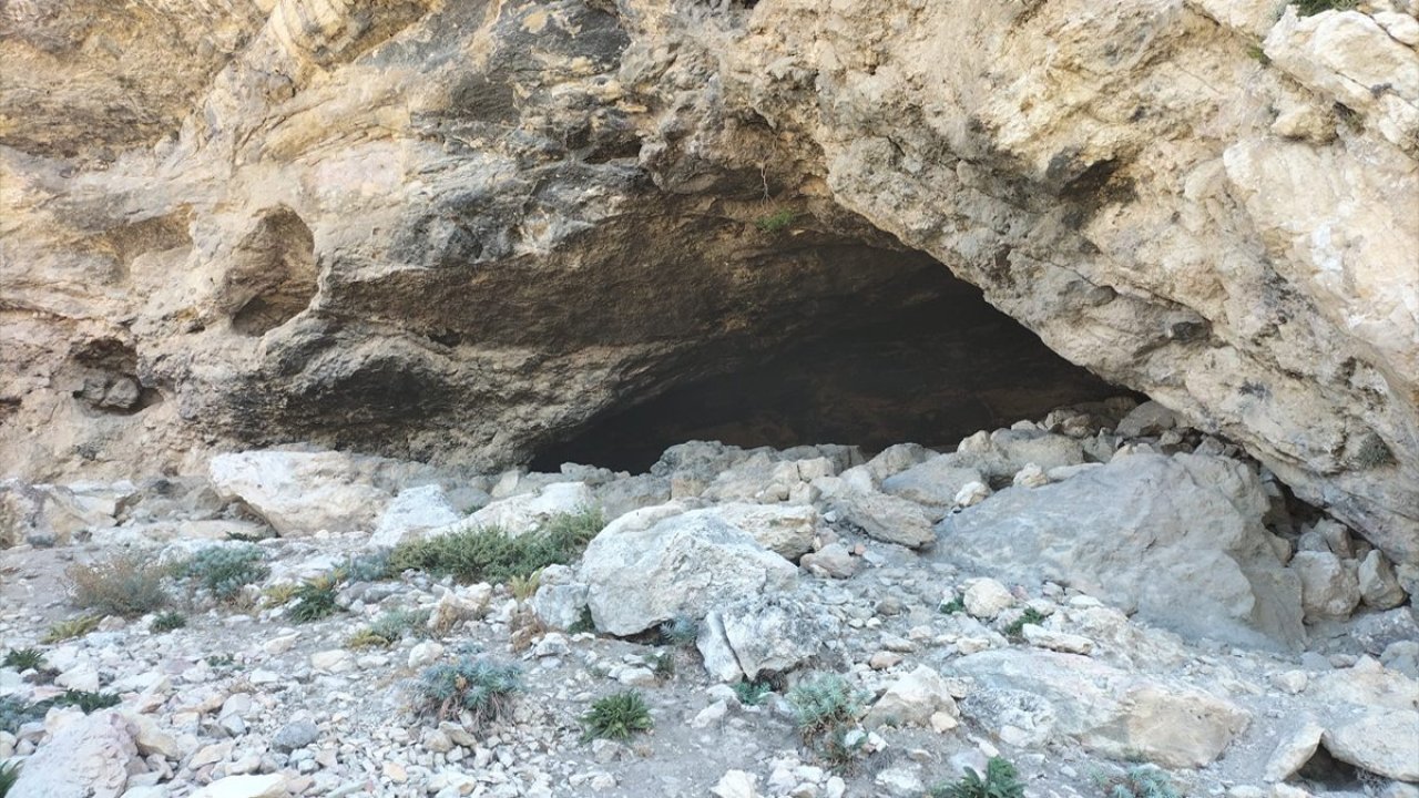 Girilmesi yasak olan mağarada fenalaşarak yaşamını yitirdi