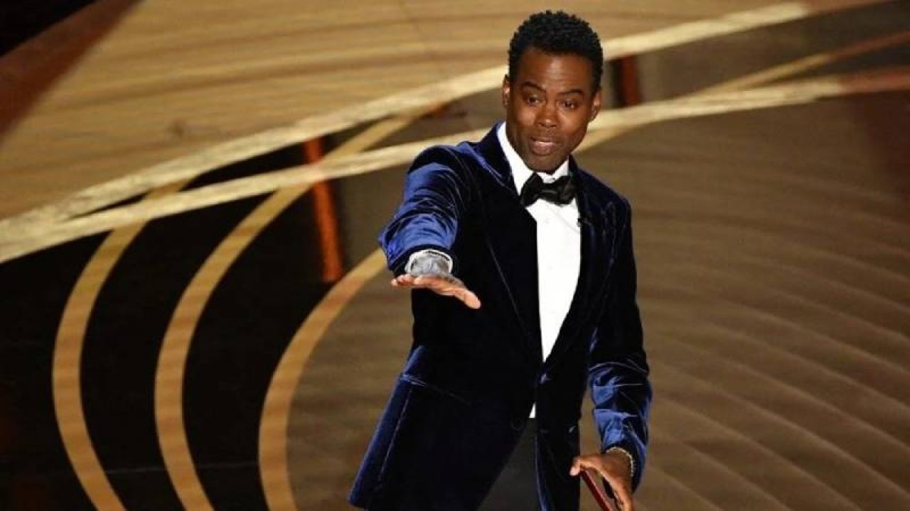 Chris Rock yeniden Oscar sunuculuğu için çağrıldığını söyledi