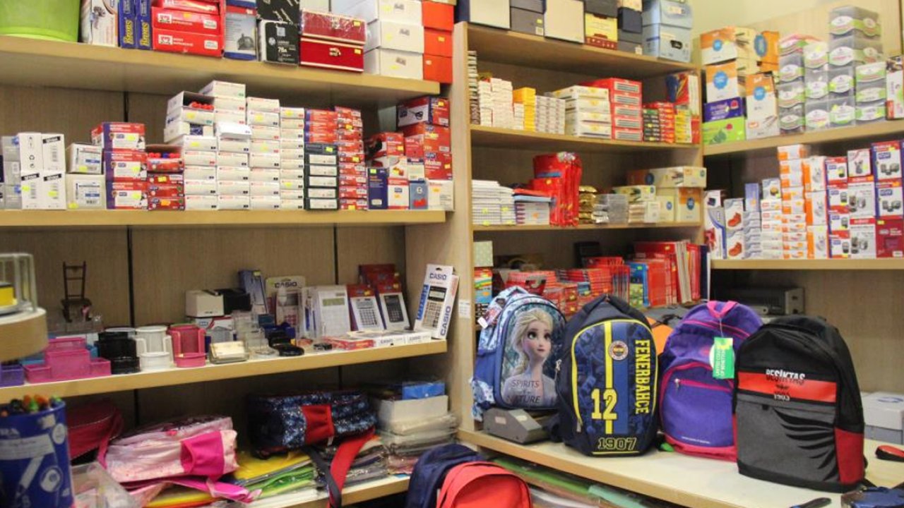 Veliler okul çantasının altında kalacak