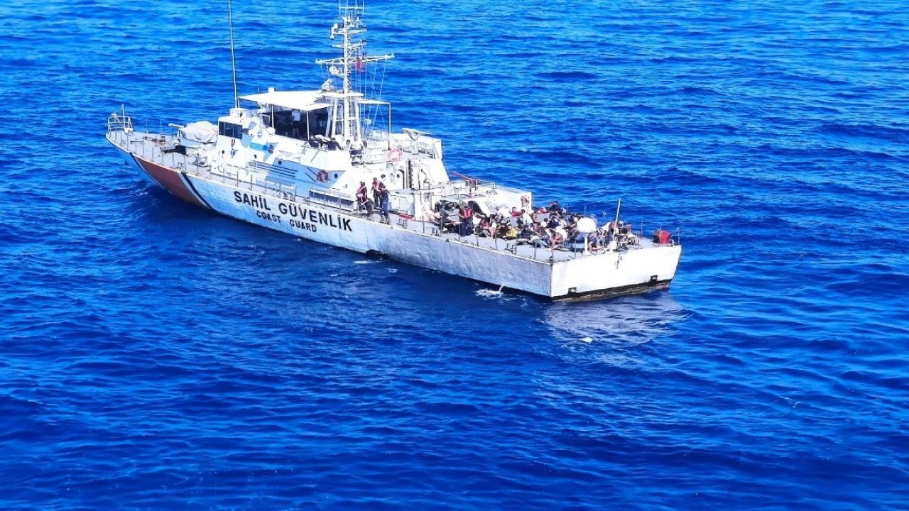 Yunanistan ölüme terk etti: Göçmenlerden 73'ü kurtarıldı, 6'sı öldü, 5'i aranıyor