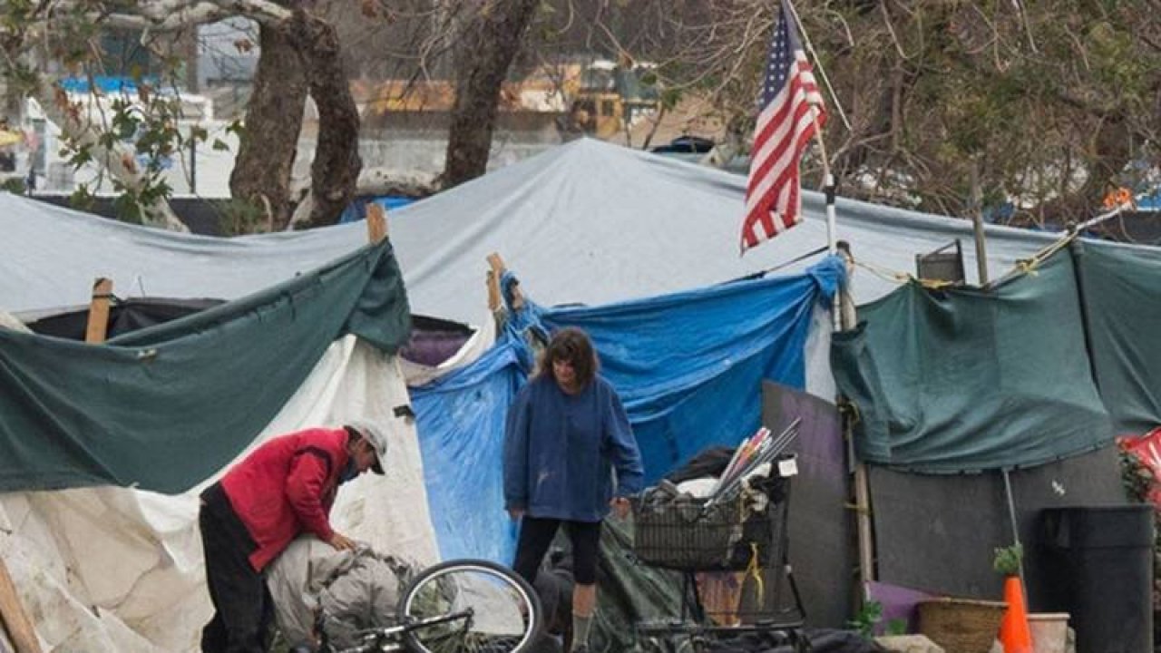 ABD'de yoksulluk oranı yüzde 7,8'e geriledi