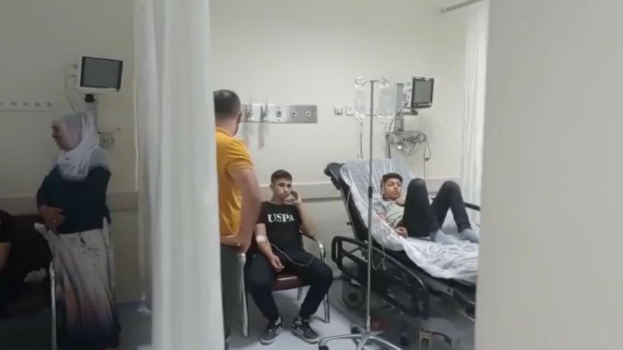 Silvan'da 35 öğrenci gıda zehirlenmesi şüphesiyle hastaneye kaldırıldı
