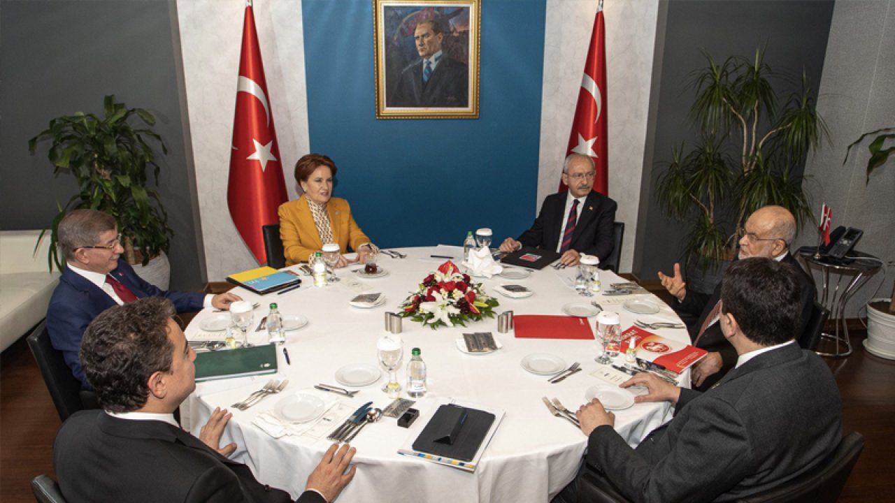 Fehmi Koru yazdı: Masa dağıtılamayınca huzuru kaçanlar var; bense hem onların hem de masadakilerin huzurunu ka