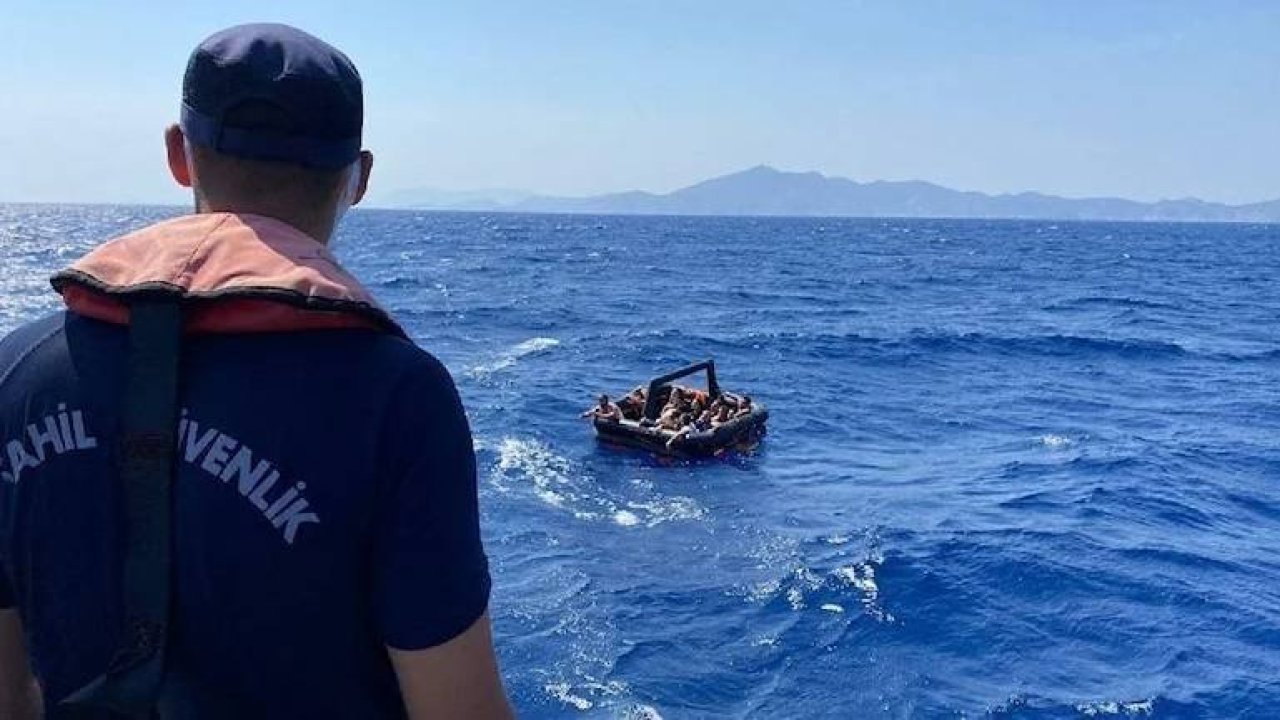 İzmir’de düzensiz göçmen teknesi battı: 5 kişi hayatını kaybetti
