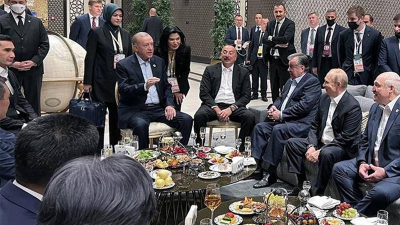 Karar yazarı Yıldıray Oğur: Erdoğan'ın o karizmatik pozuyla gurur duyanların çoğu o ülkelerin hiçbirine gidip