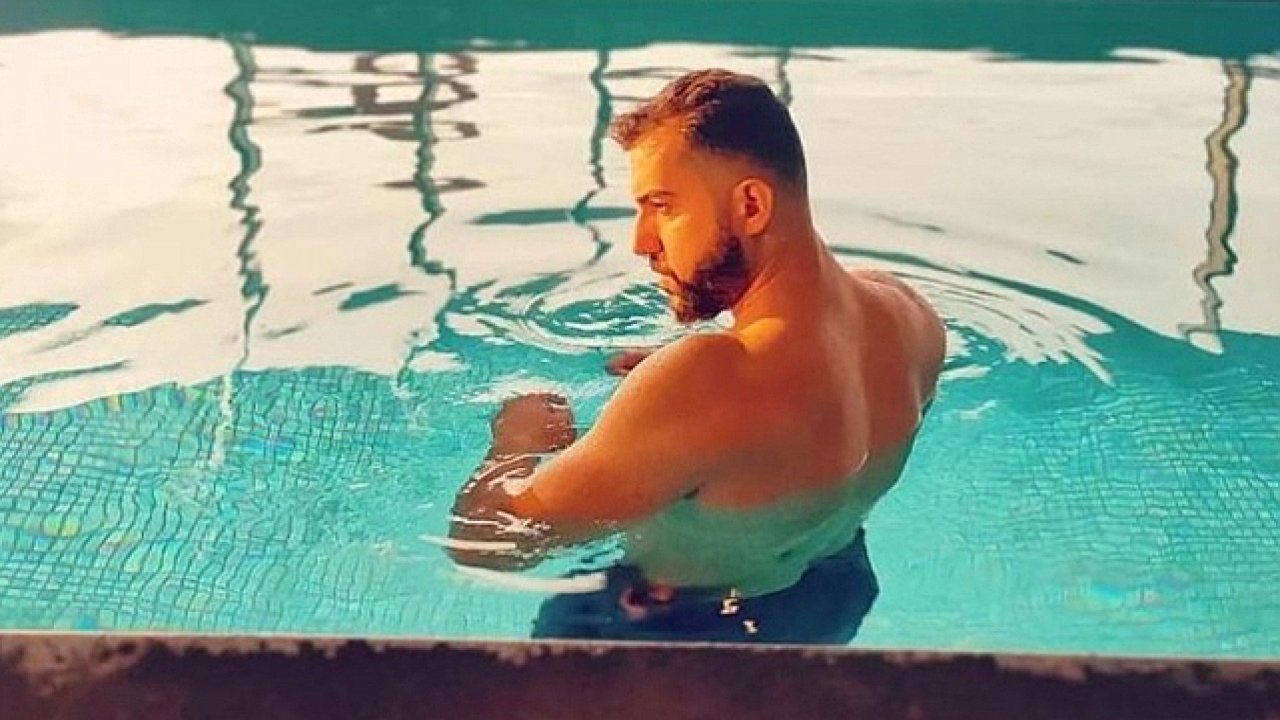 Kalp krizi havuzda yakaladı