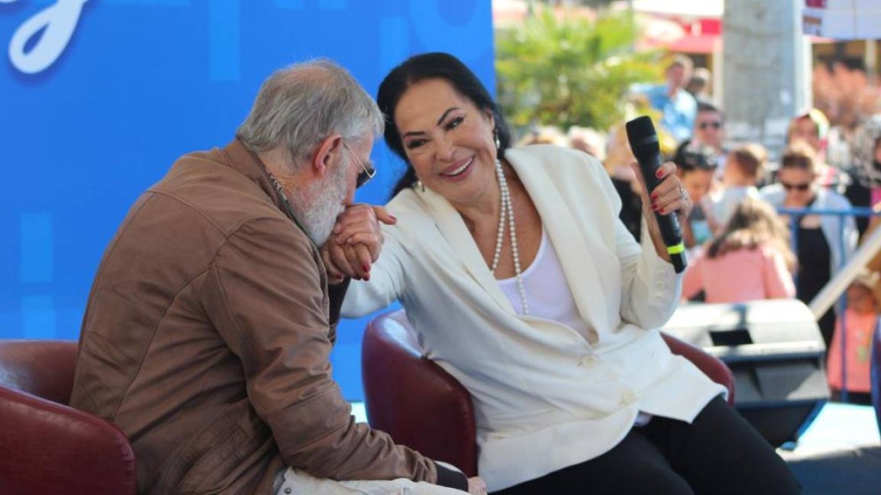 Türkan Şoray ve Ahmet Mekin seneler sonra aynı karede