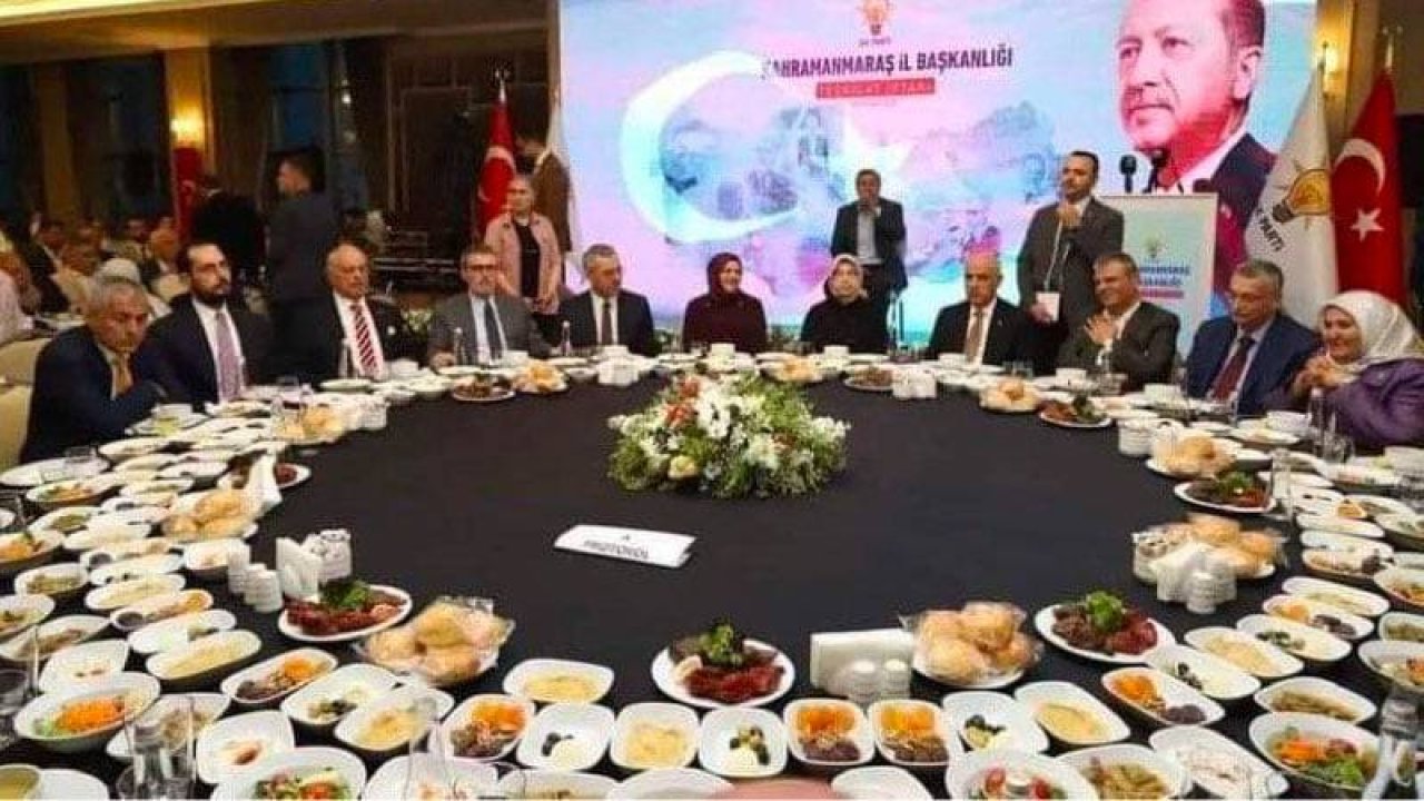 Akit yazarı Şevki Yılmaz: Haydi israf’la ve faiz’le savaşa