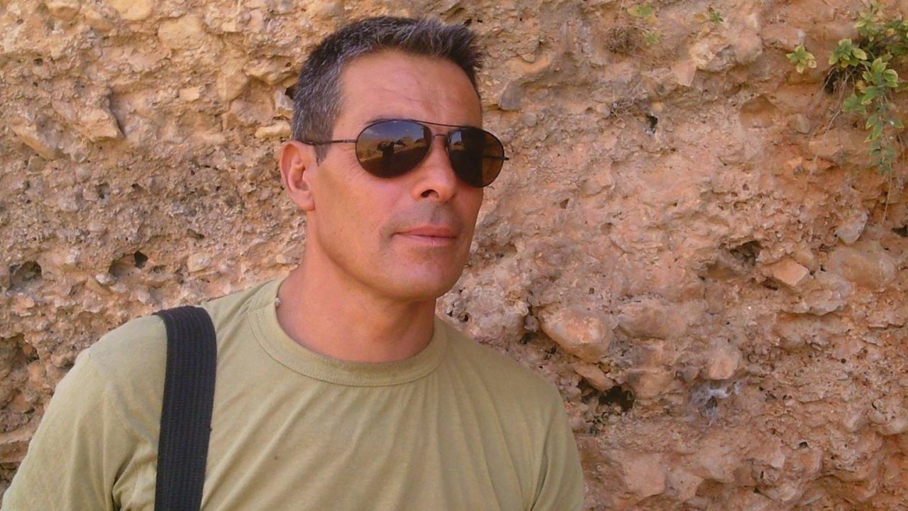 Ceviz ağacından düştü, hastanede kurtarılamadı