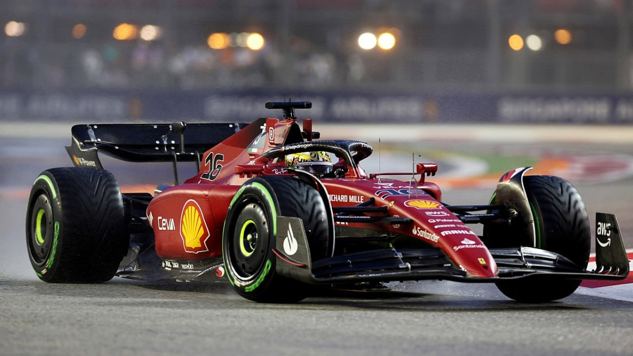 Singapur GP: Leclerc üst üste 2. kez pole'de