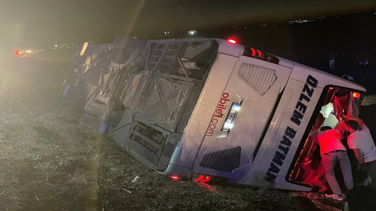 Şanlıurfa'da yolcu otobüsü şarampole devrildi: 20 kişi yaralandı