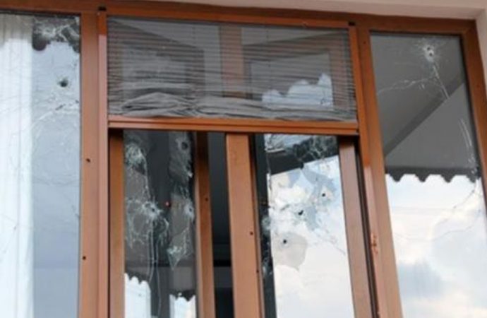 AKP’li Belediye Başkanı’nın evine pompalı tüfekle ateş açıldı!
