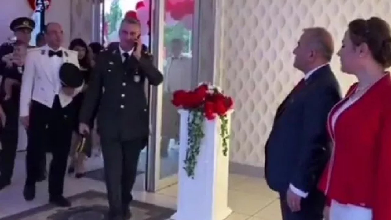 Türkiye yazarı Fuat Uğur: Tokat Valisi elini sıkmadan geçen protestocu subaylara o gece neler dedi?