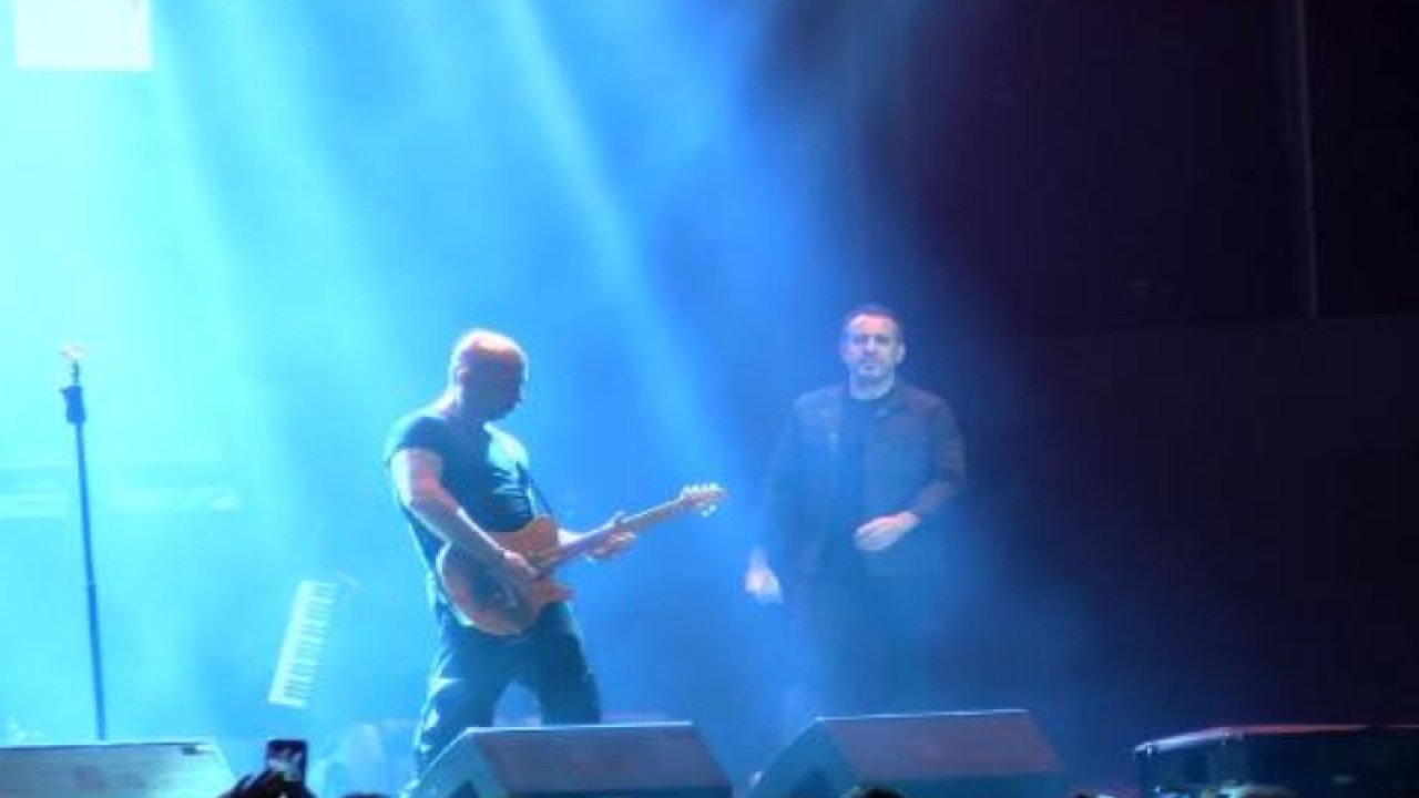 Haluk Levent öldürülen müzisyen Onur Şener'in kızı için sahne aldı