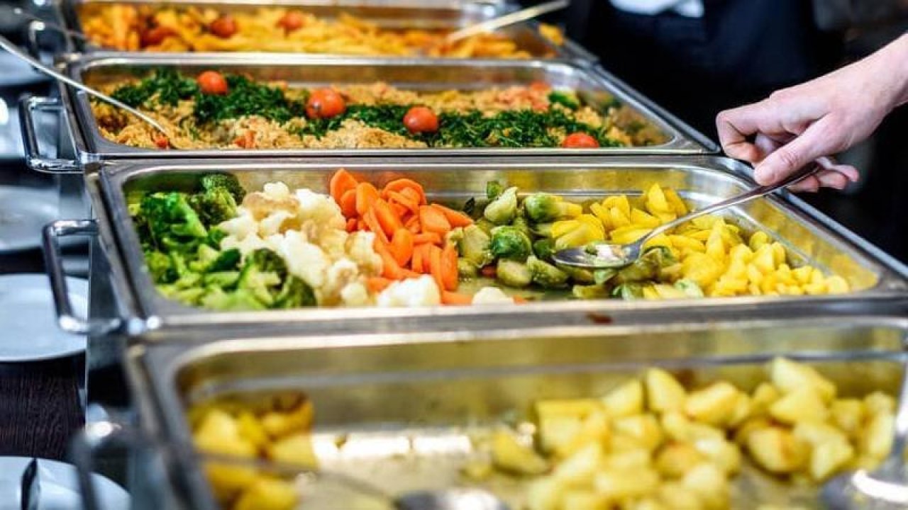 Kamuda çalışan işçilerin günlük yemek ücreti 17 liradan 55 liraya çıkartıldı