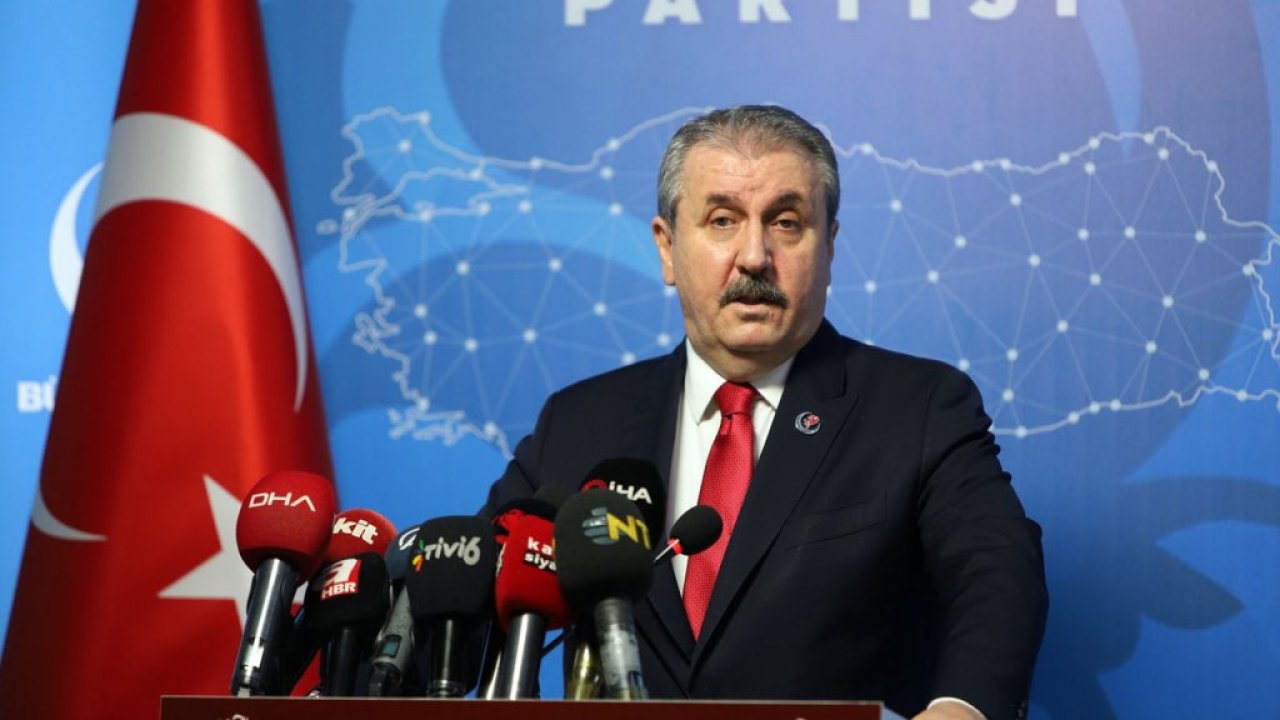 Destici: Yunanistan aynı kafayla devam ederse elindekini de koruyamaz