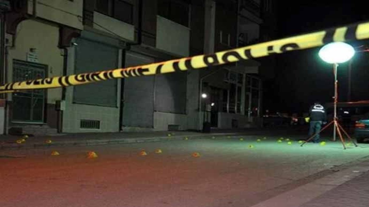 Eve balkondan girerek eşini ve çocuğunu öldürdü! Yakalanacağını anlayınca intihar etti