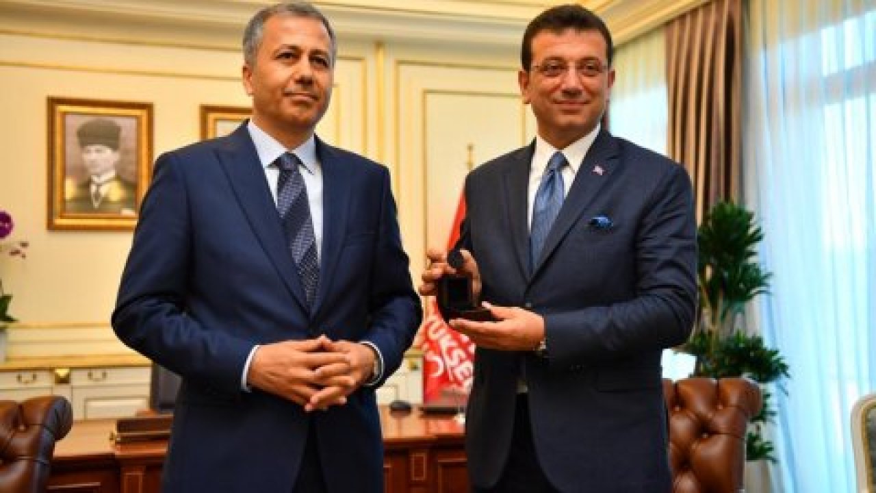 Kadıköy'de 3 kişinin ölümüne neden olan patlama: Vali: Patlama doğal gaz kaynaklı / İmamoğlu: Patlama doğal ga