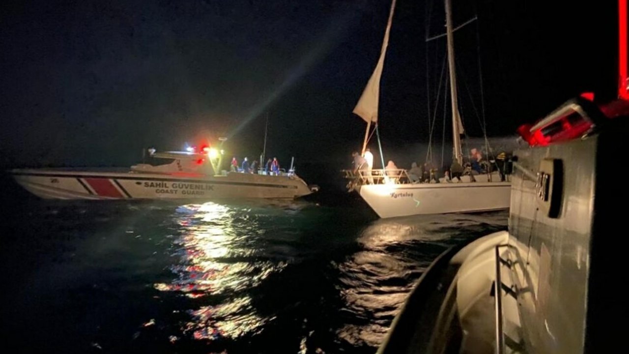 Datça'da, 4 Türk vatandaşı ile 79 kaçak göçmen kurtarıldı