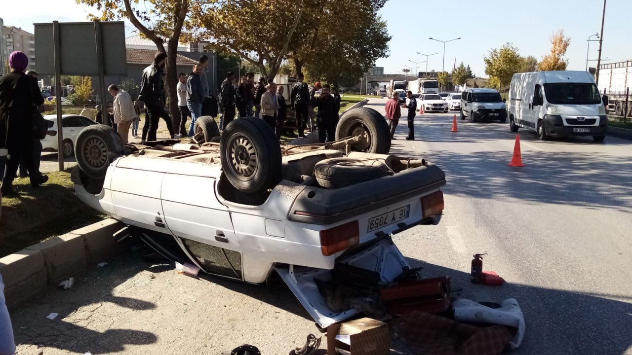 Ehliyetsiz sürücünün kullandığı otomobil takla attı; 2 kişi yaralandı