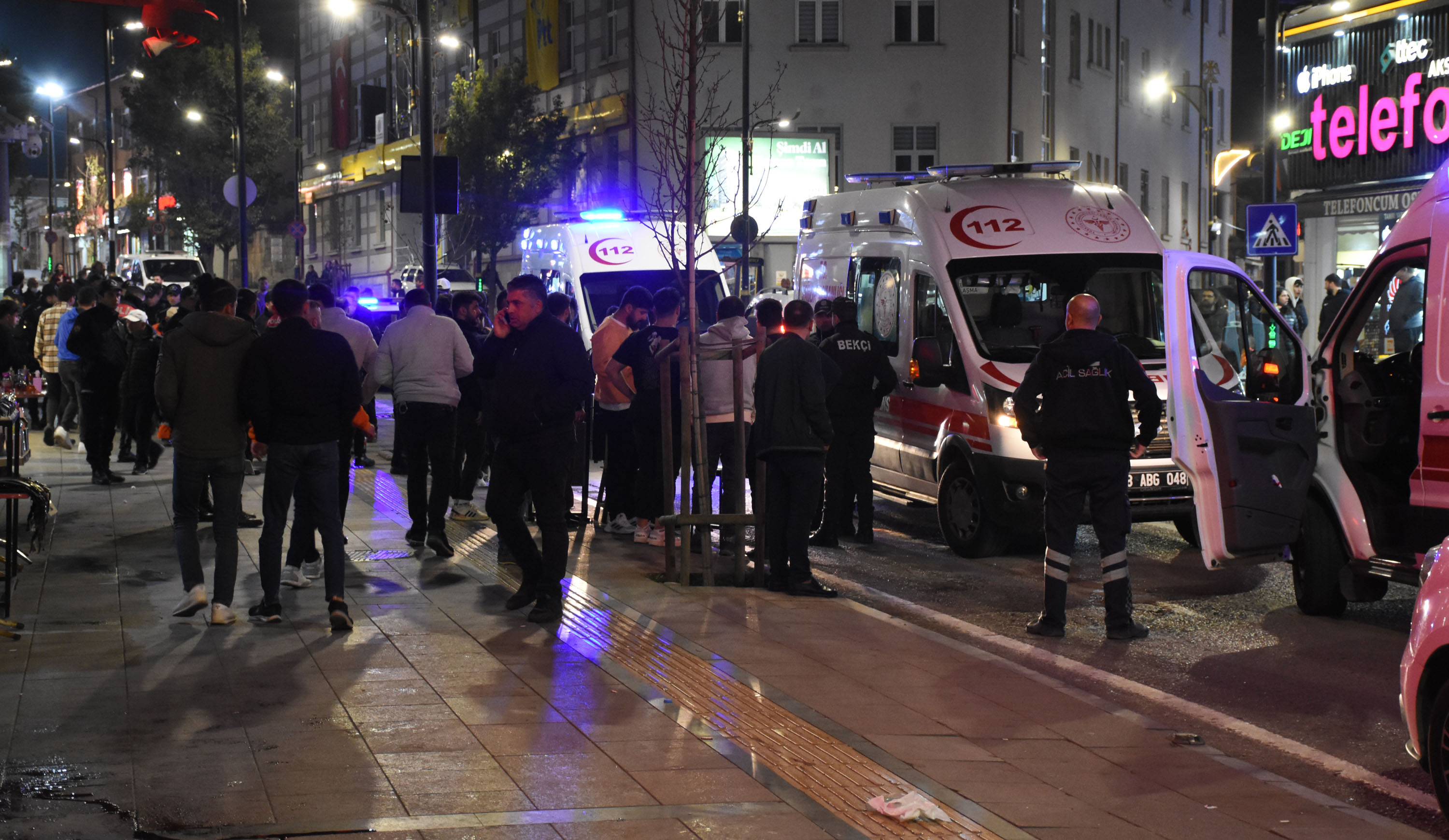 Sivas'ta barda bıçaklı kavga: 6 yaralı