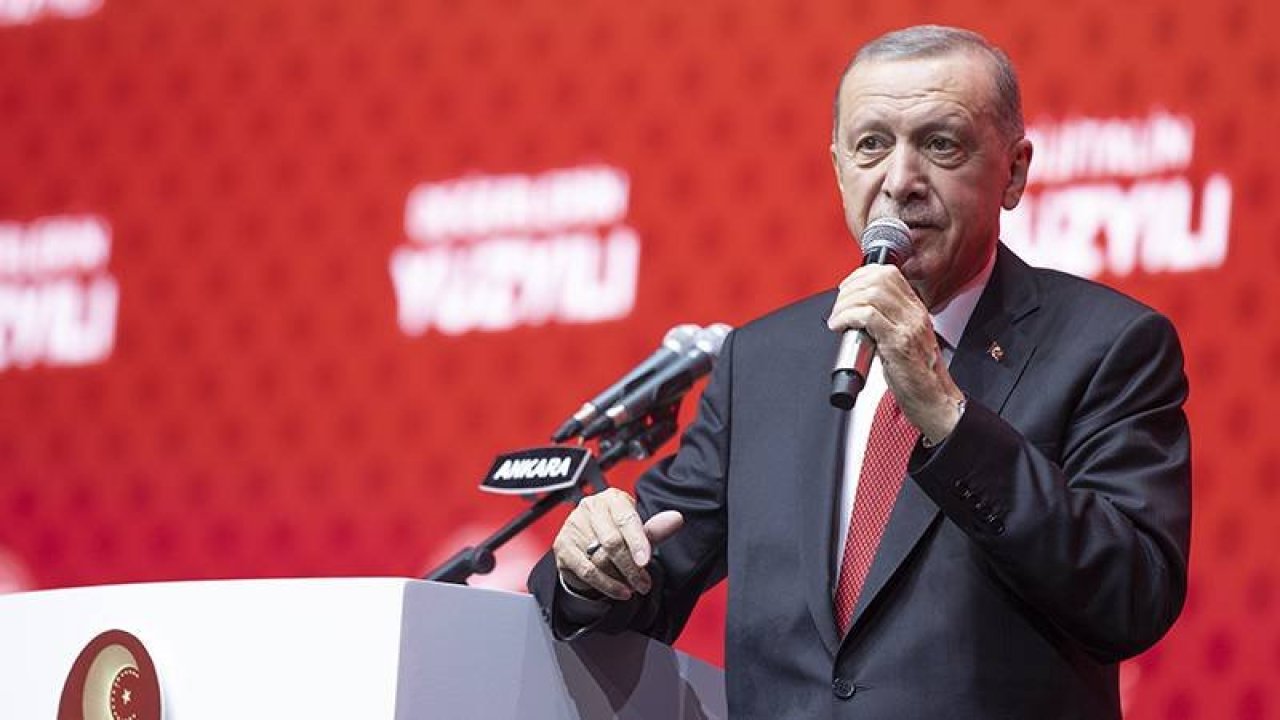 HaberTürk yazarı Kübra Par: AK Parti değişir, asıl soru Erdoğan'ı değişime ikna edebilecekler mi?