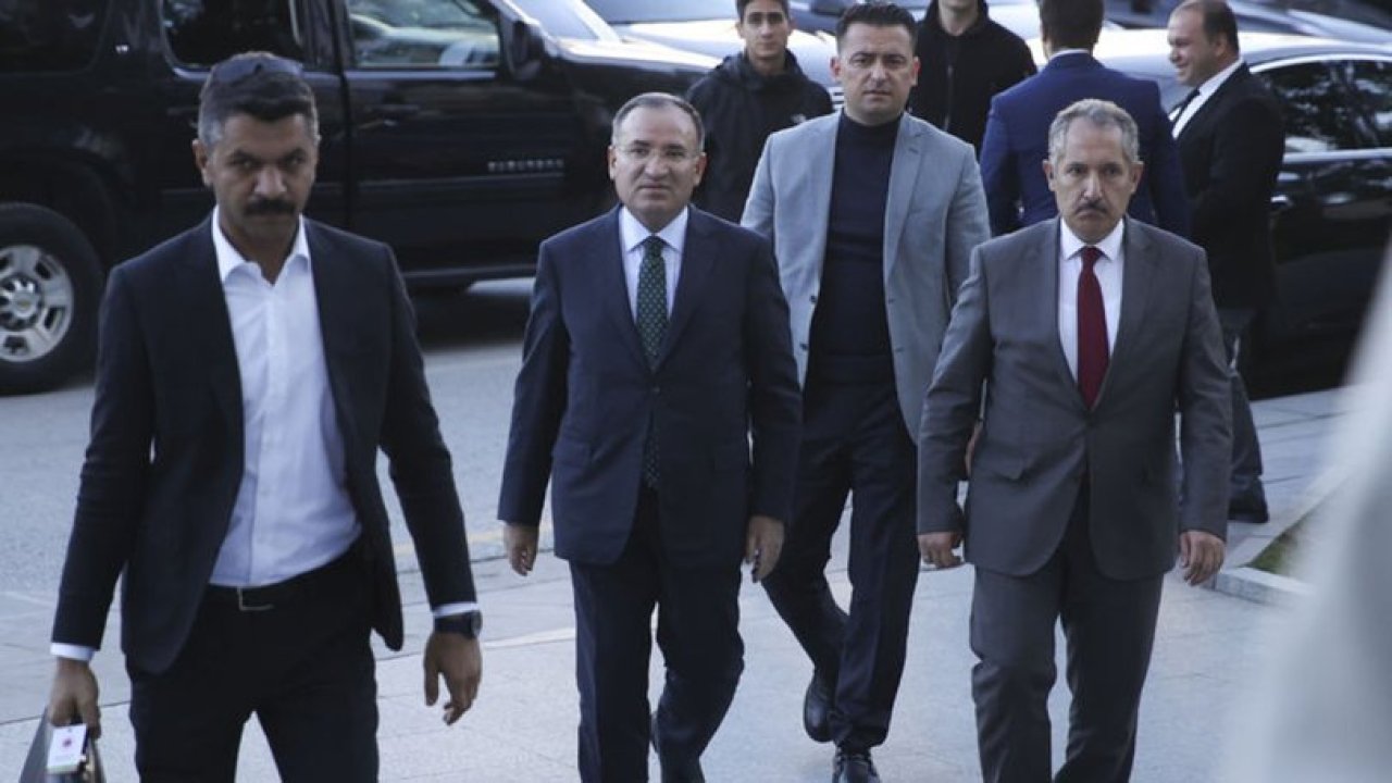 AK Parti, başörtüsü konusunda hazırlanan anayasa değişikliğine ilişkin MHP, CHP, İYİ Parti ve HDP'yi ziyaret e
