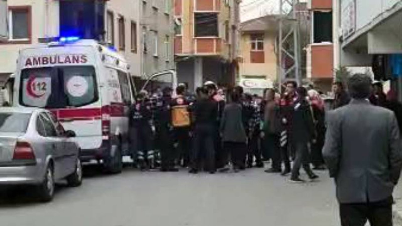 Avcılar'da hasta almaya gelen 3 sağlık çalışanına sopalarla saldırdılar