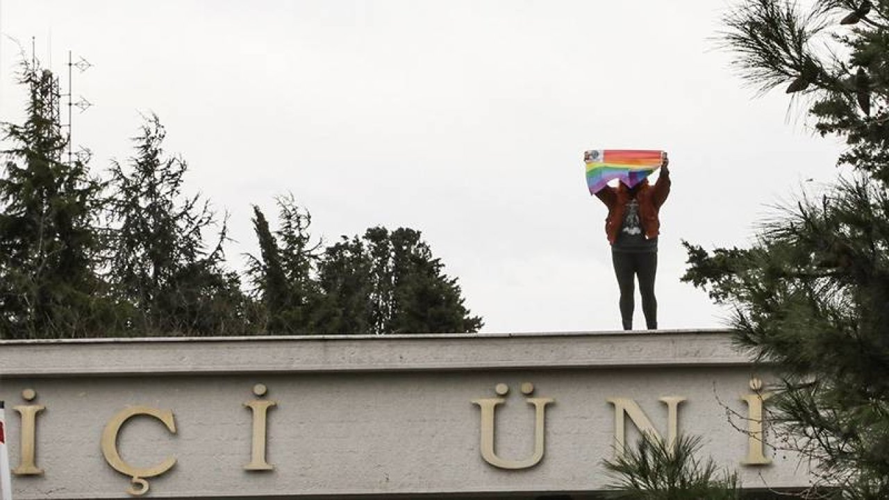 LGBTİ+ bayrağı açan Boğaziçili öğrencilerin davası: Öğrencilerin üç yıla kadar hapsi istendi