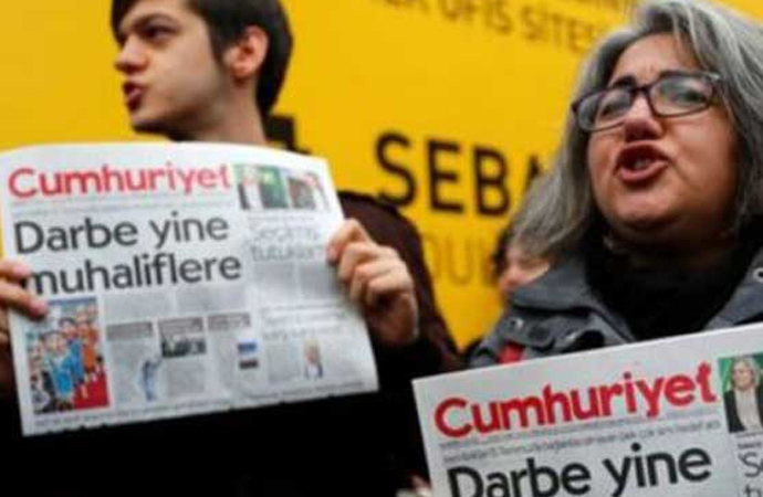 Yargıtay'dan Cumhuriyet yazarları için flaş karar! İnfazları durdurun...
