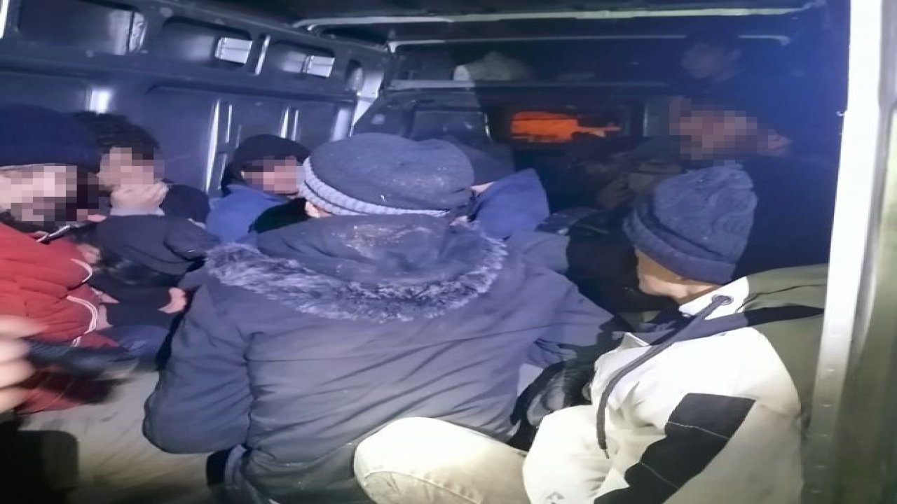 Bitlis'te 23 kaçak göçmen yakalandı; 4 organizatör gözaltı alındı