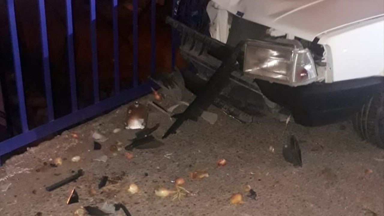 Kaldırımda yürürken otomobil çarptı: 7 yaşındaki çocuk öldü, baba yaralandı