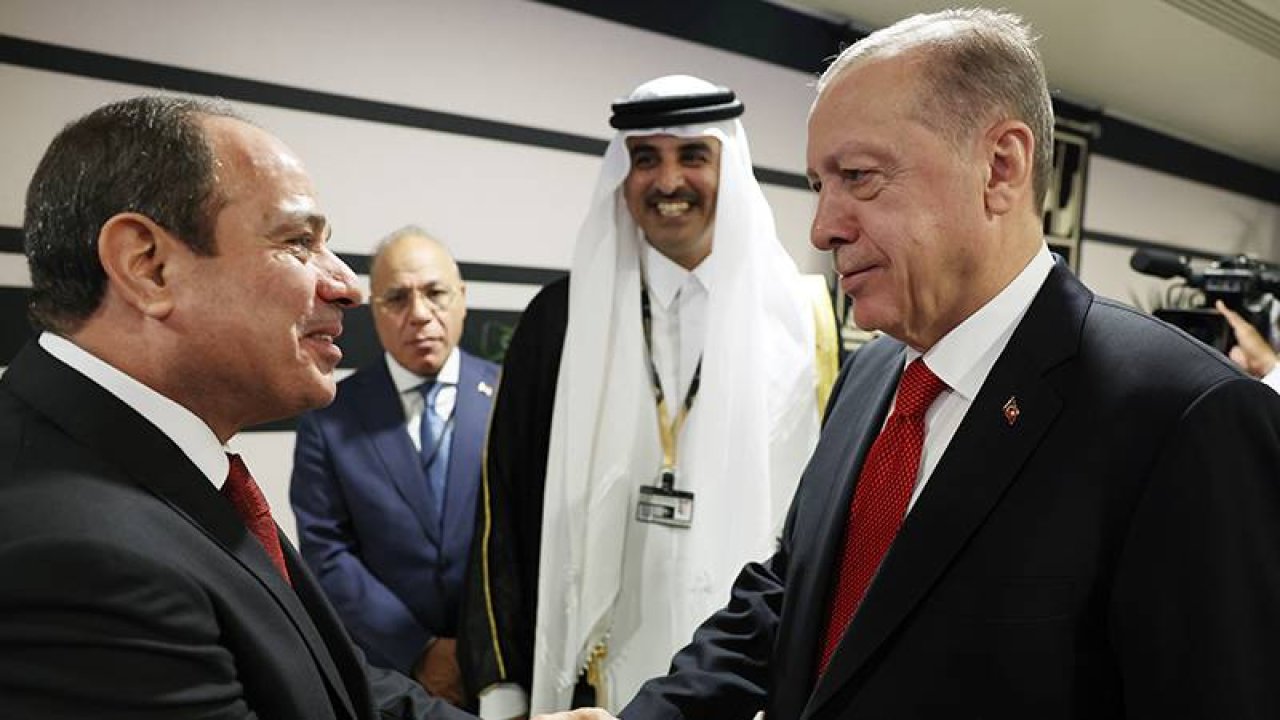 Fehmi Koru yazdı: Bir fotoğrafa bakıp rahatsızlık belirtenler büyük yanlıştalar, politikacılar öyledir
